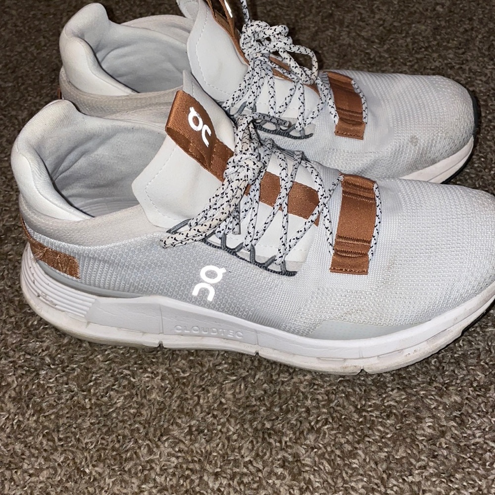 ON CLOUDNOVA shoes, women’s size 8